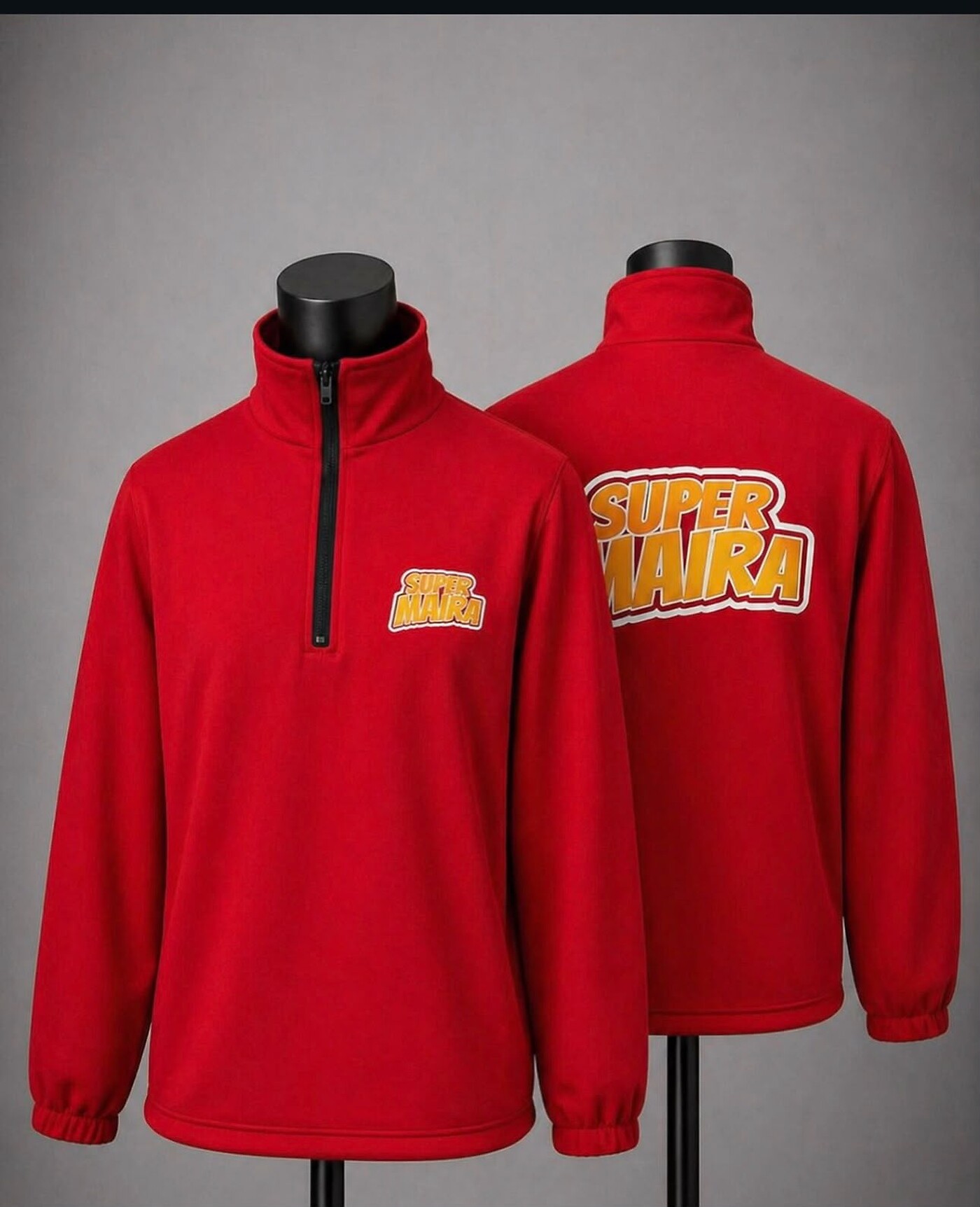 Buzo con logo bordado de SuperMaira